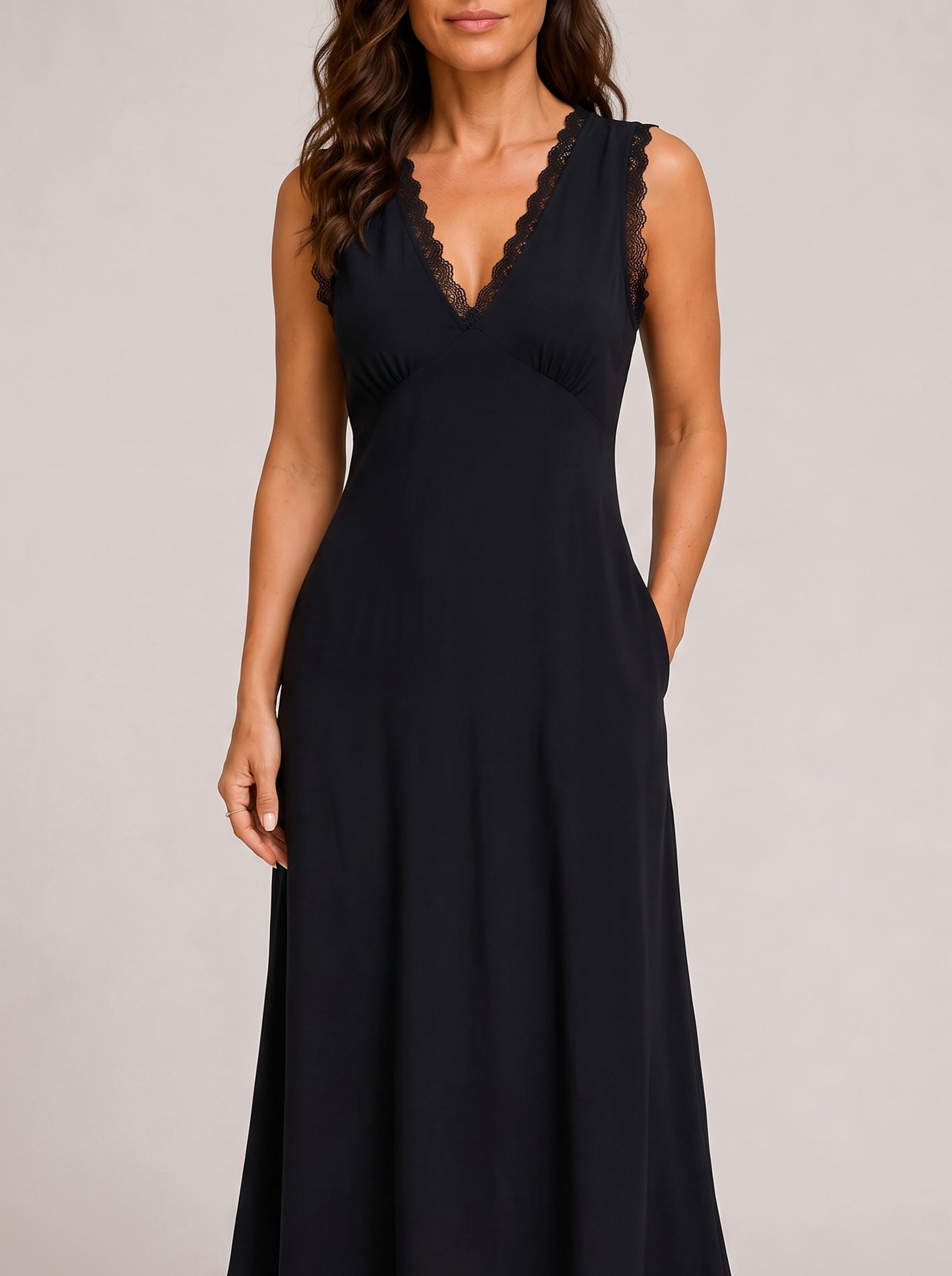 Diana abito midi nero pizzo - dettaglio scollo e pizzo