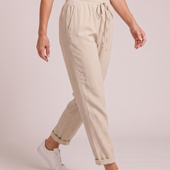 Alessia Beige dynamic side